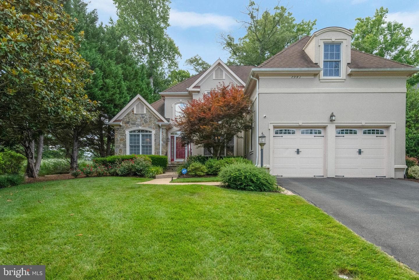 7941 Amsterdam Court photo 3