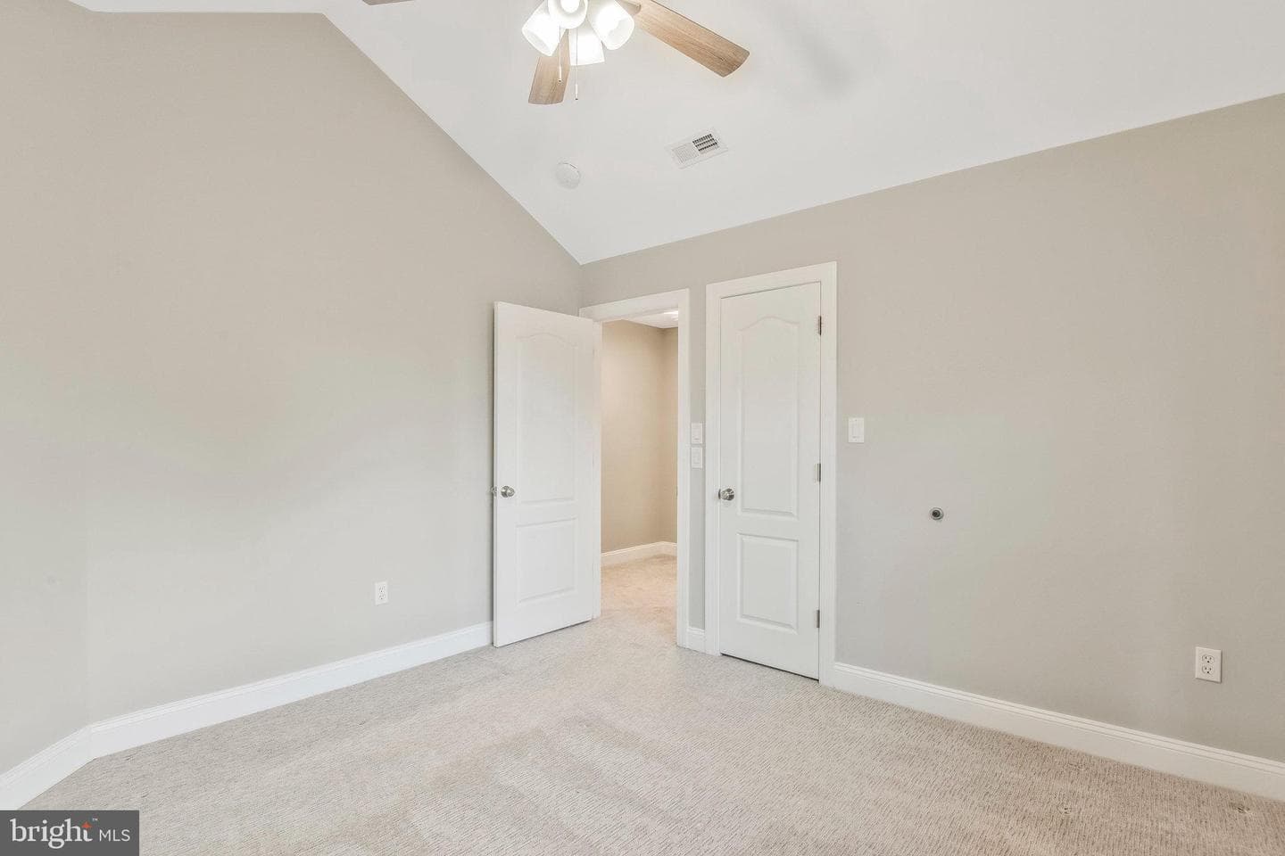 7941 Amsterdam Court photo 31