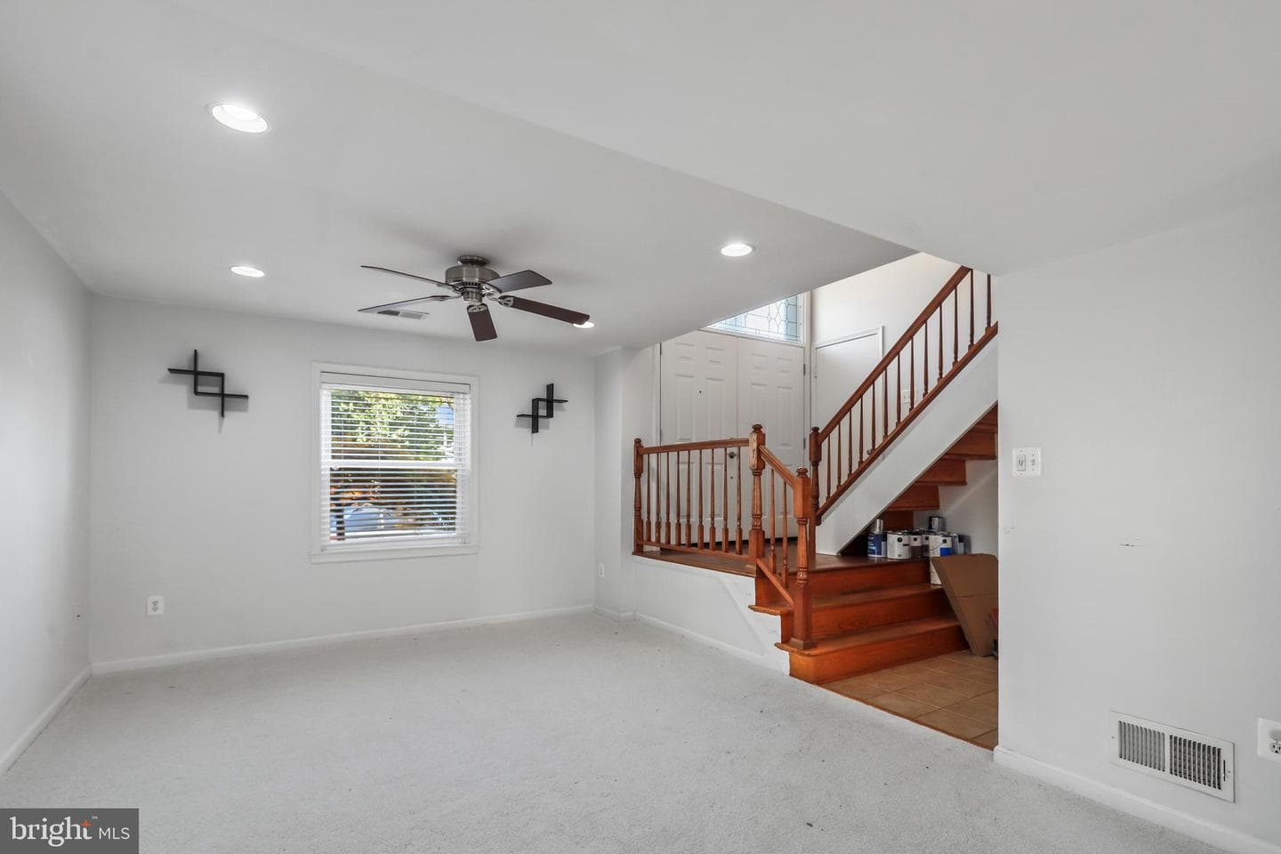 9815 Greenview Lane photo 2
