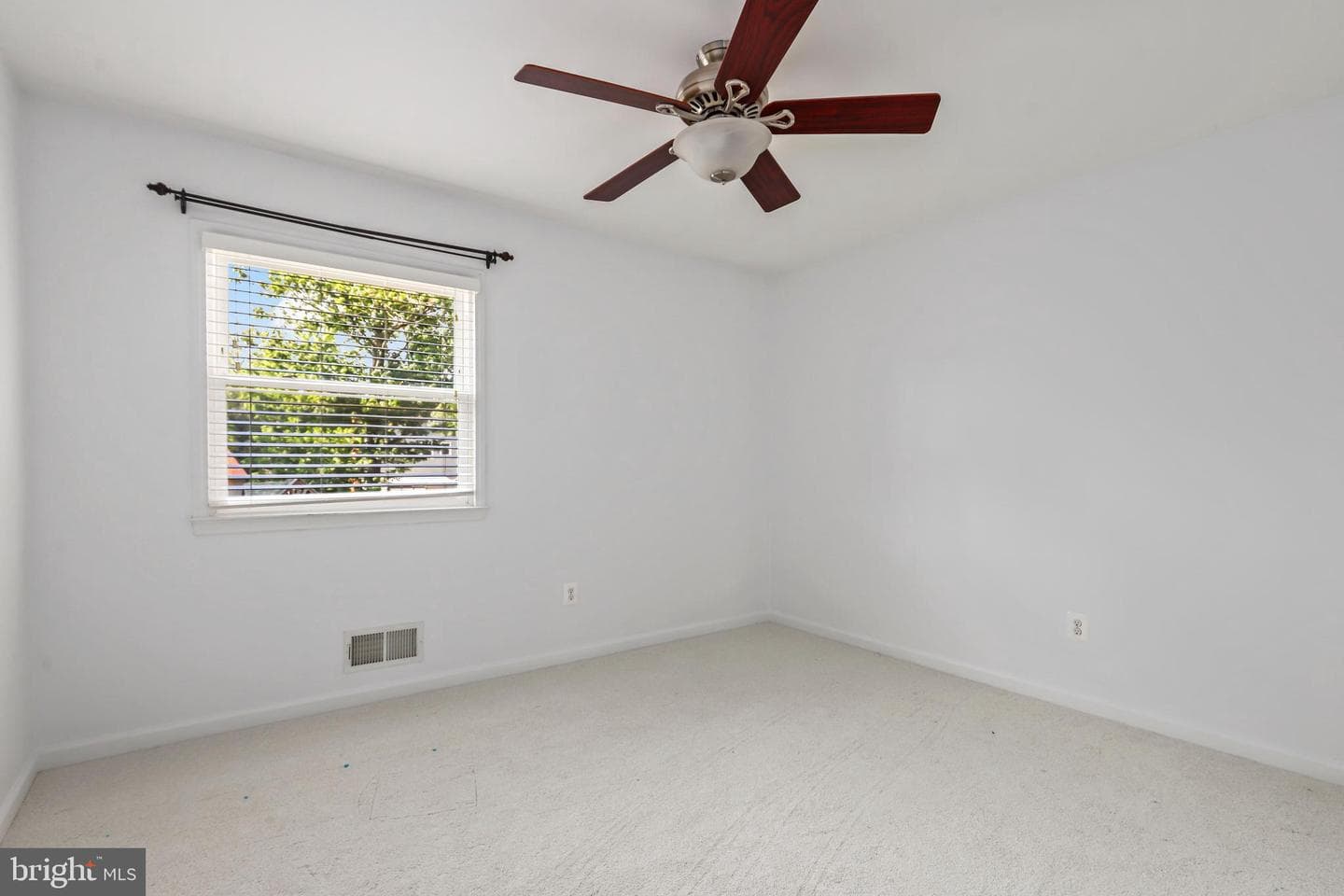 9815 Greenview Lane photo 23