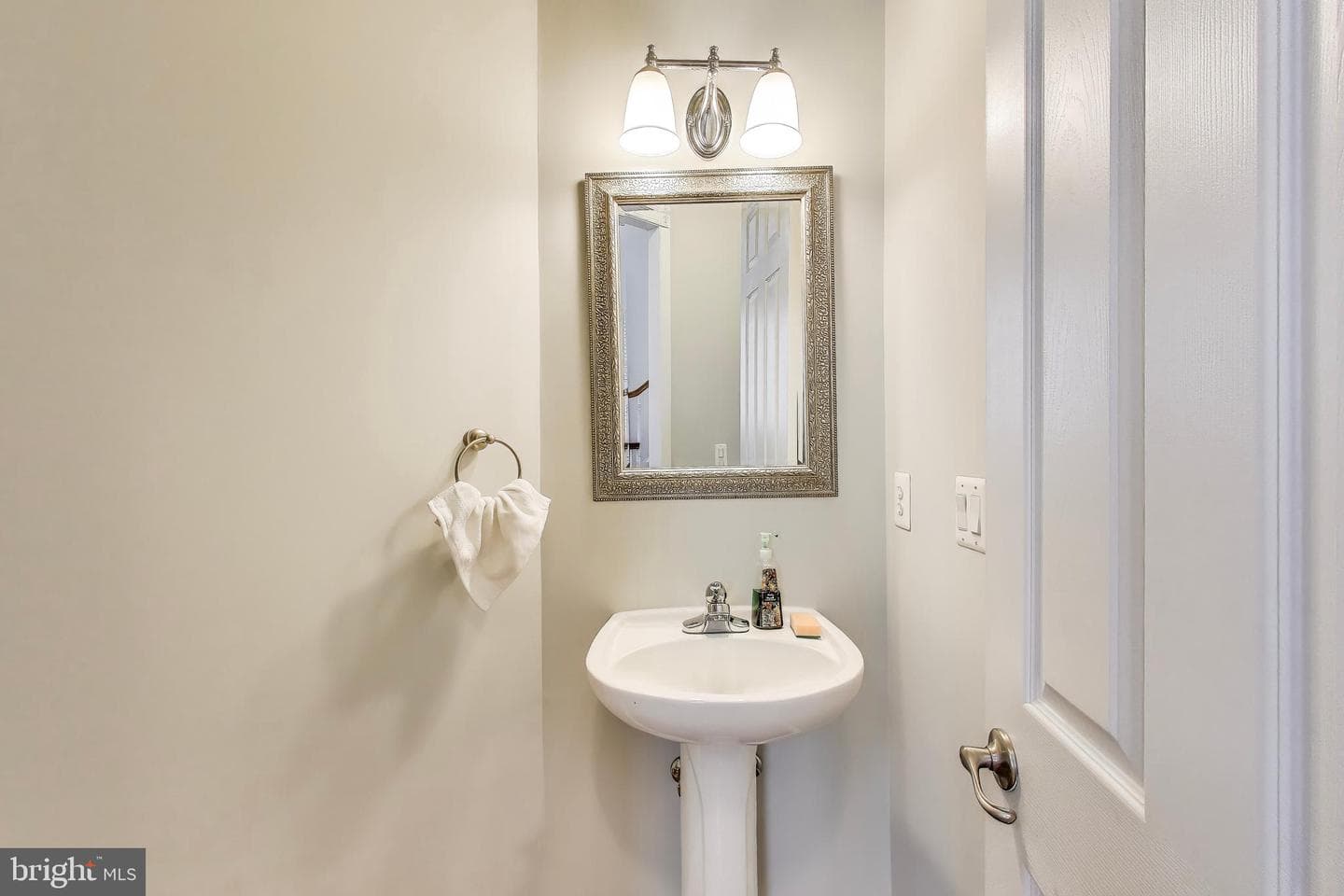 16180 Radburn Street photo 18