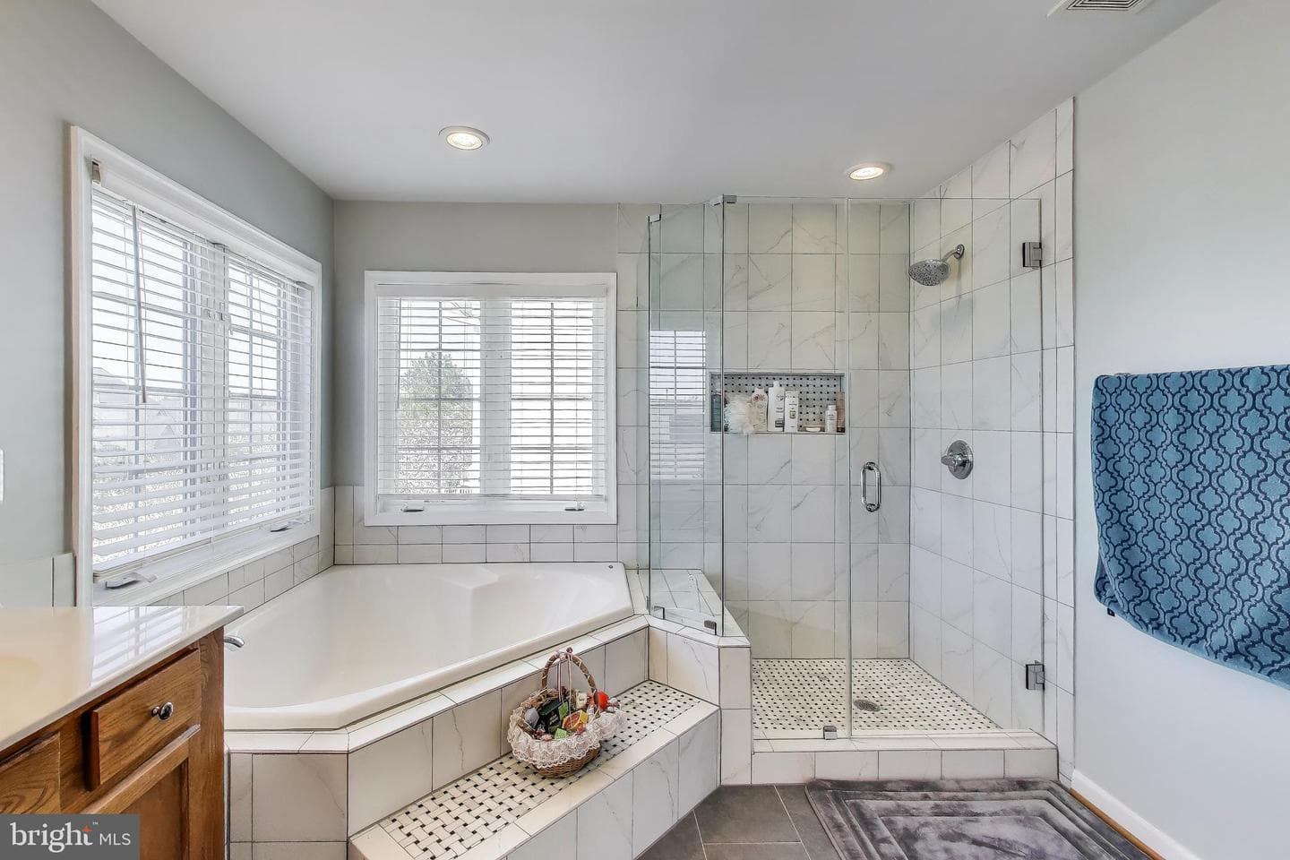 16180 Radburn Street photo 27