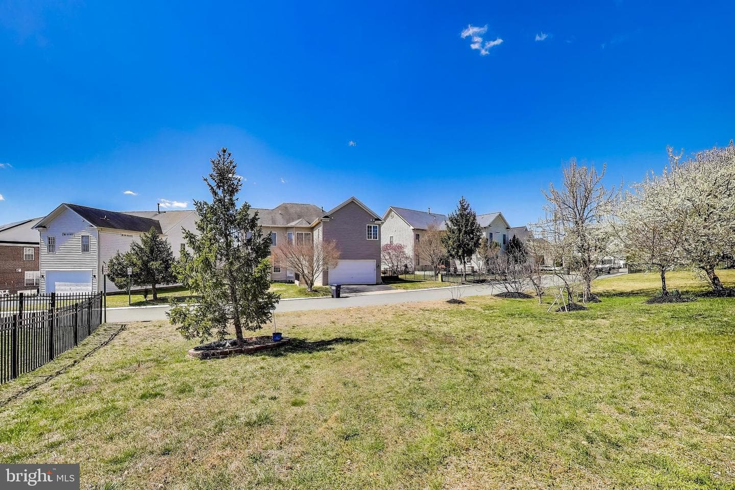 16180 Radburn Street photo 50
