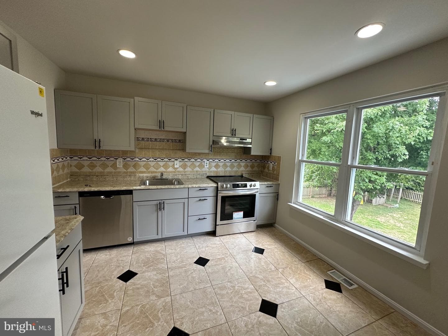 8640 Sunnygate Drive photo 8