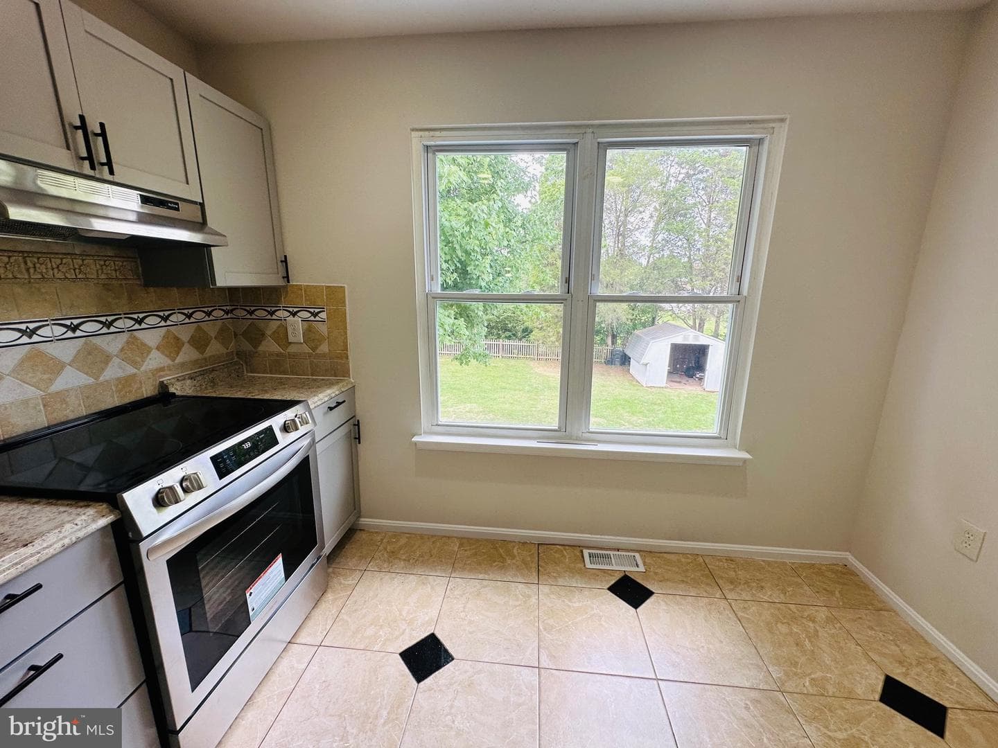 8640 Sunnygate Drive photo 9