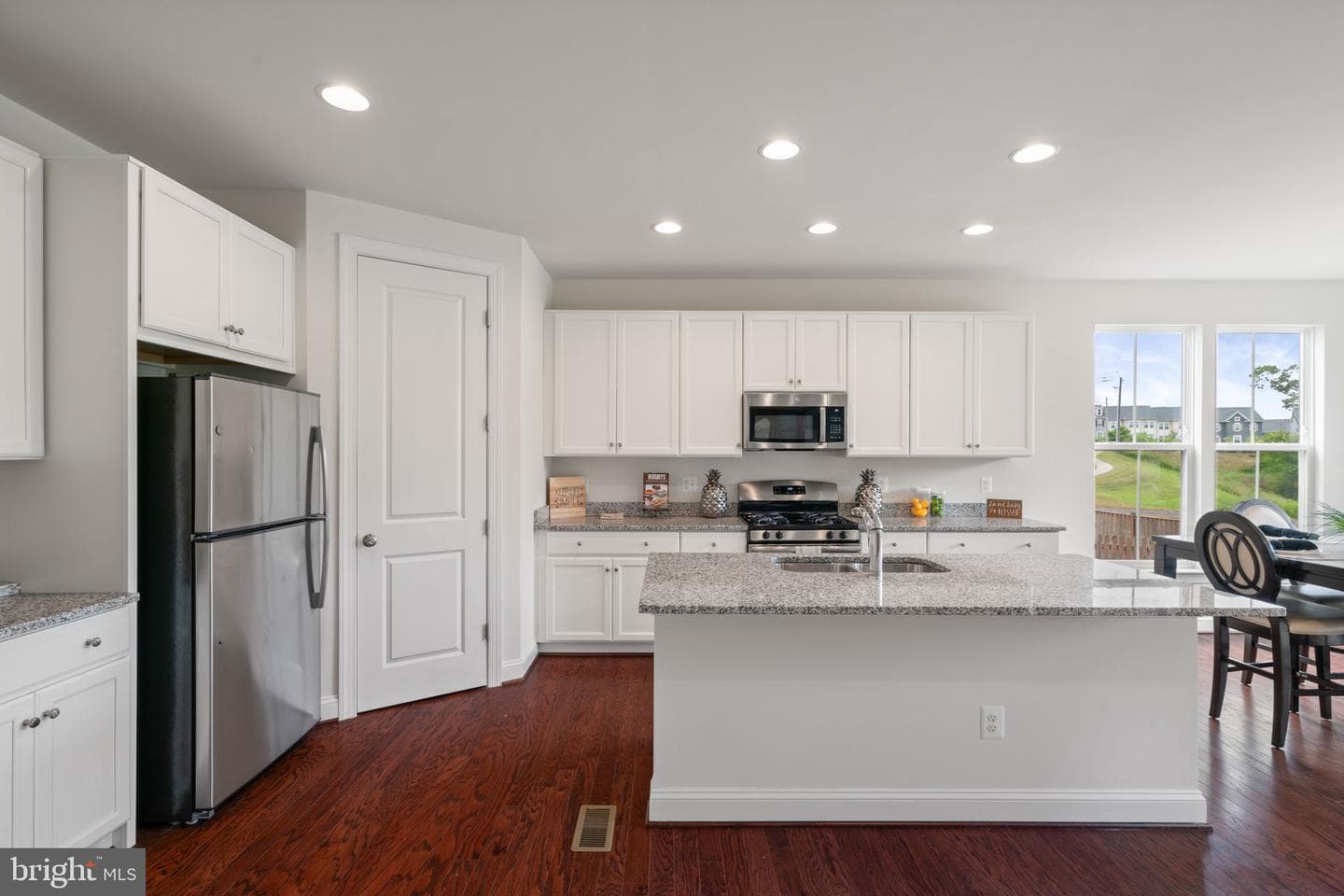 8134 Skystone Loop photo 7
