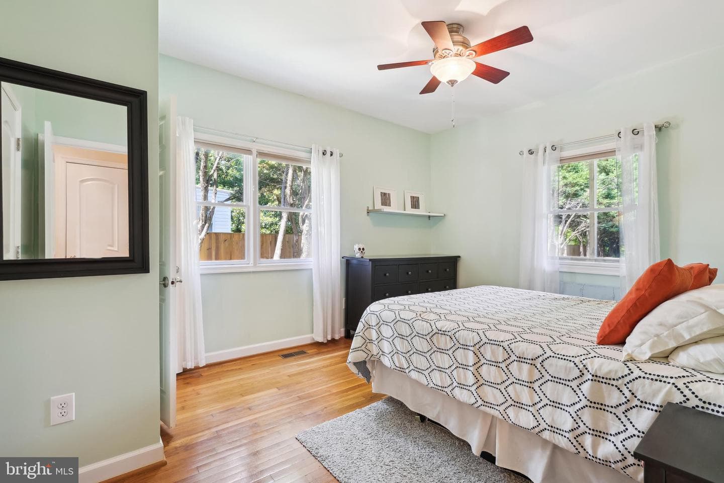 1106 Linden Street photo 22