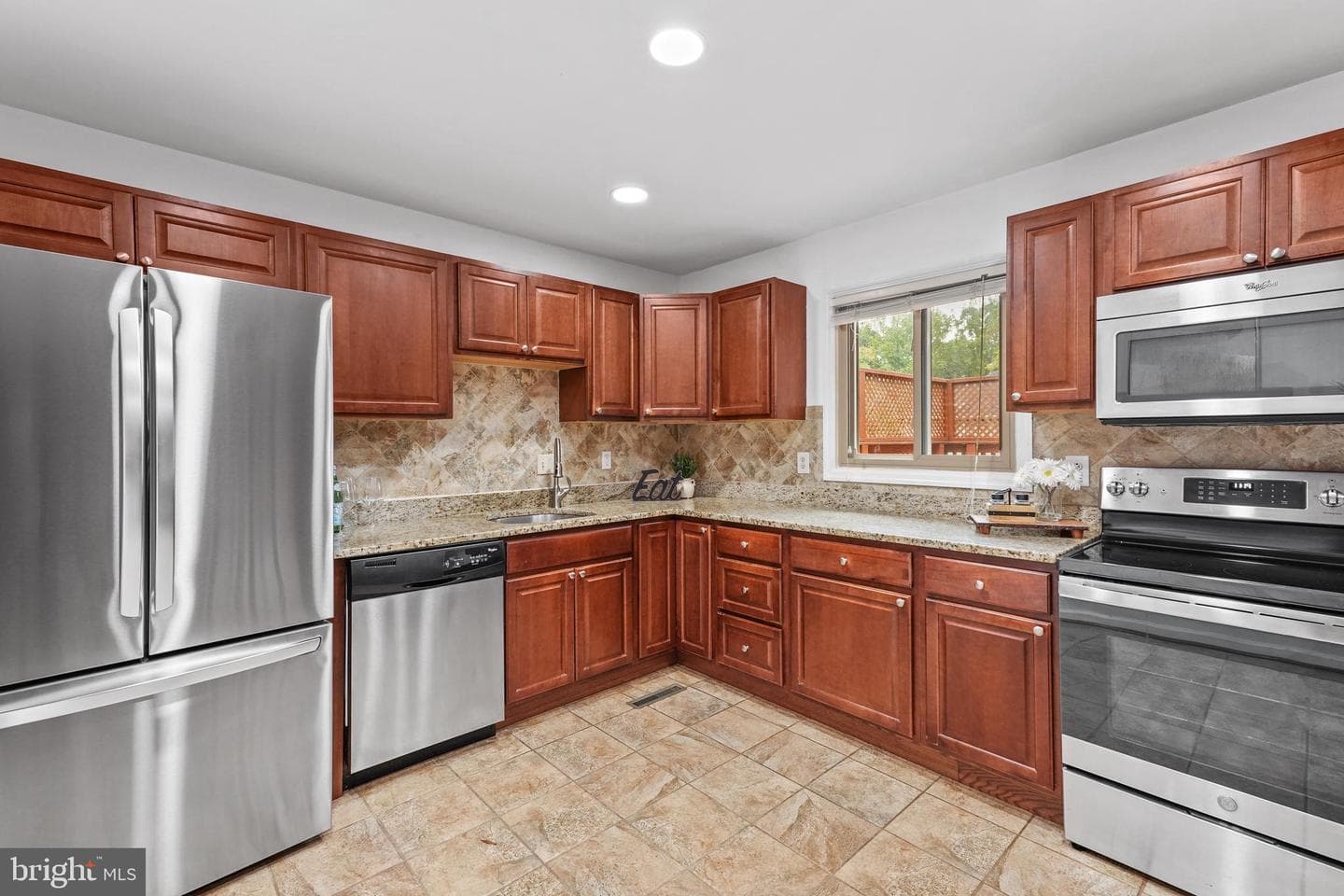 16204 Edgewood Drive photo 8