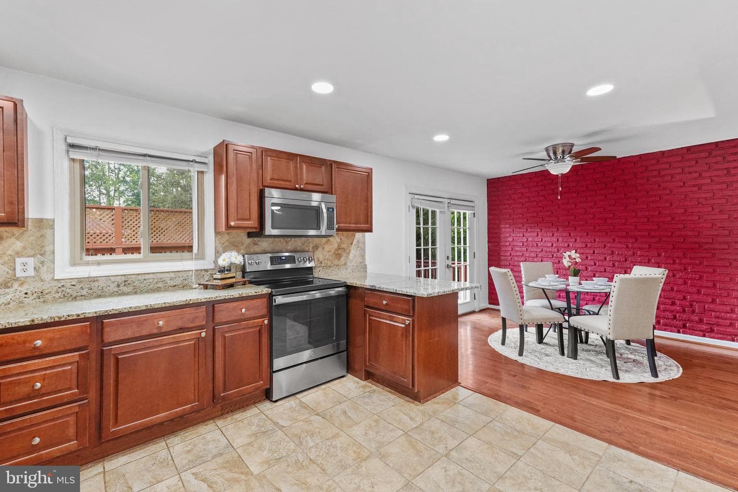 16204 Edgewood Drive photo 9