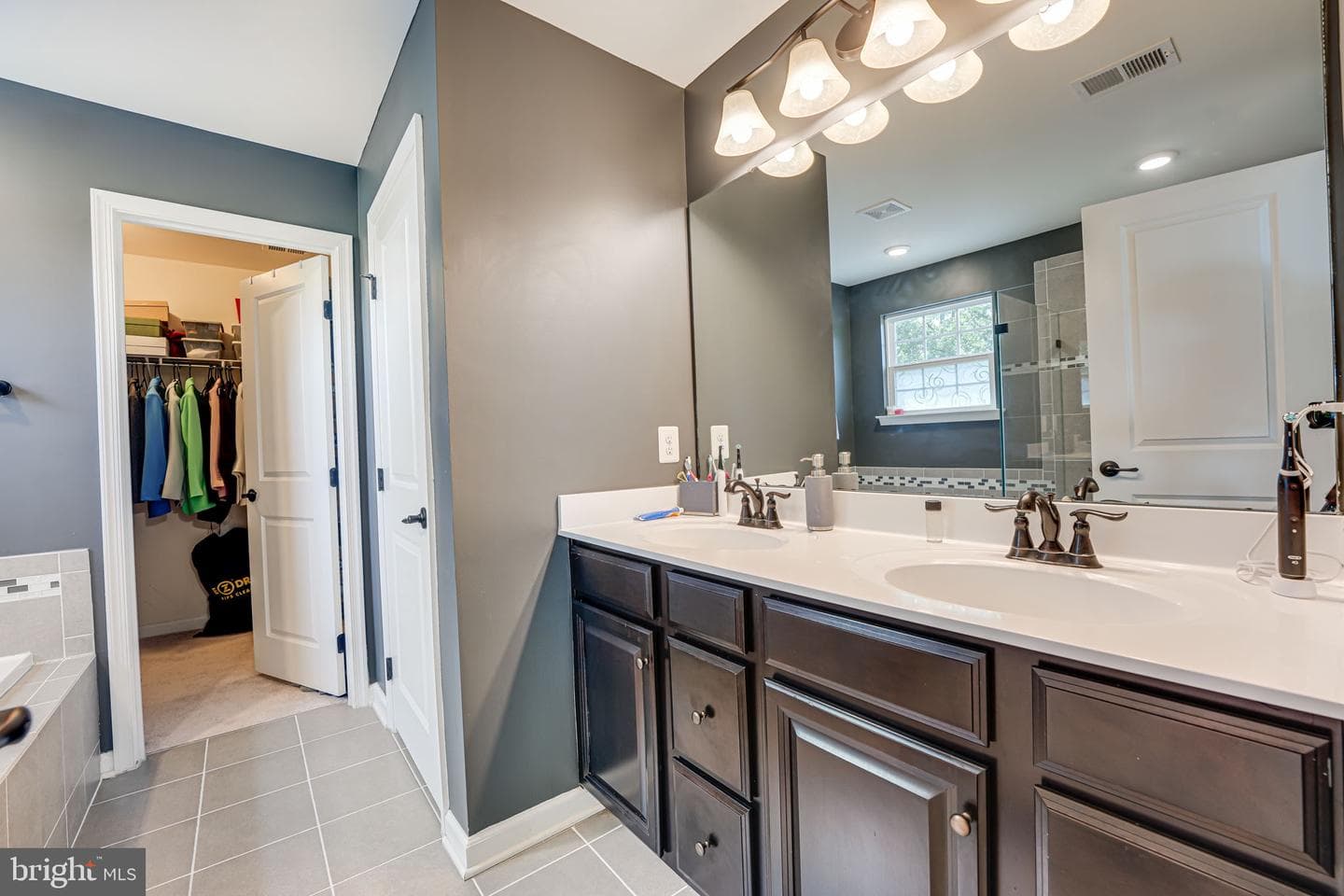 12921 Hoadly Manor Drive photo 3