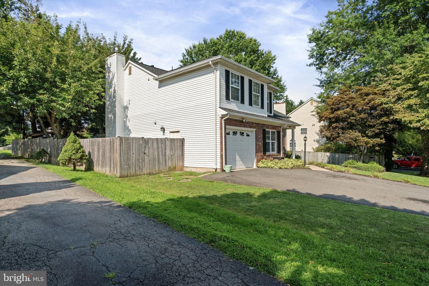6105 Oust Lane photo 32