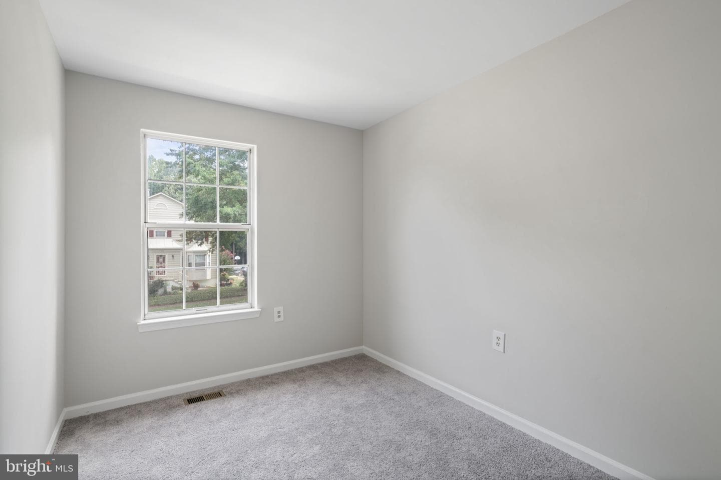 4985 Lambsgate Lane photo 16