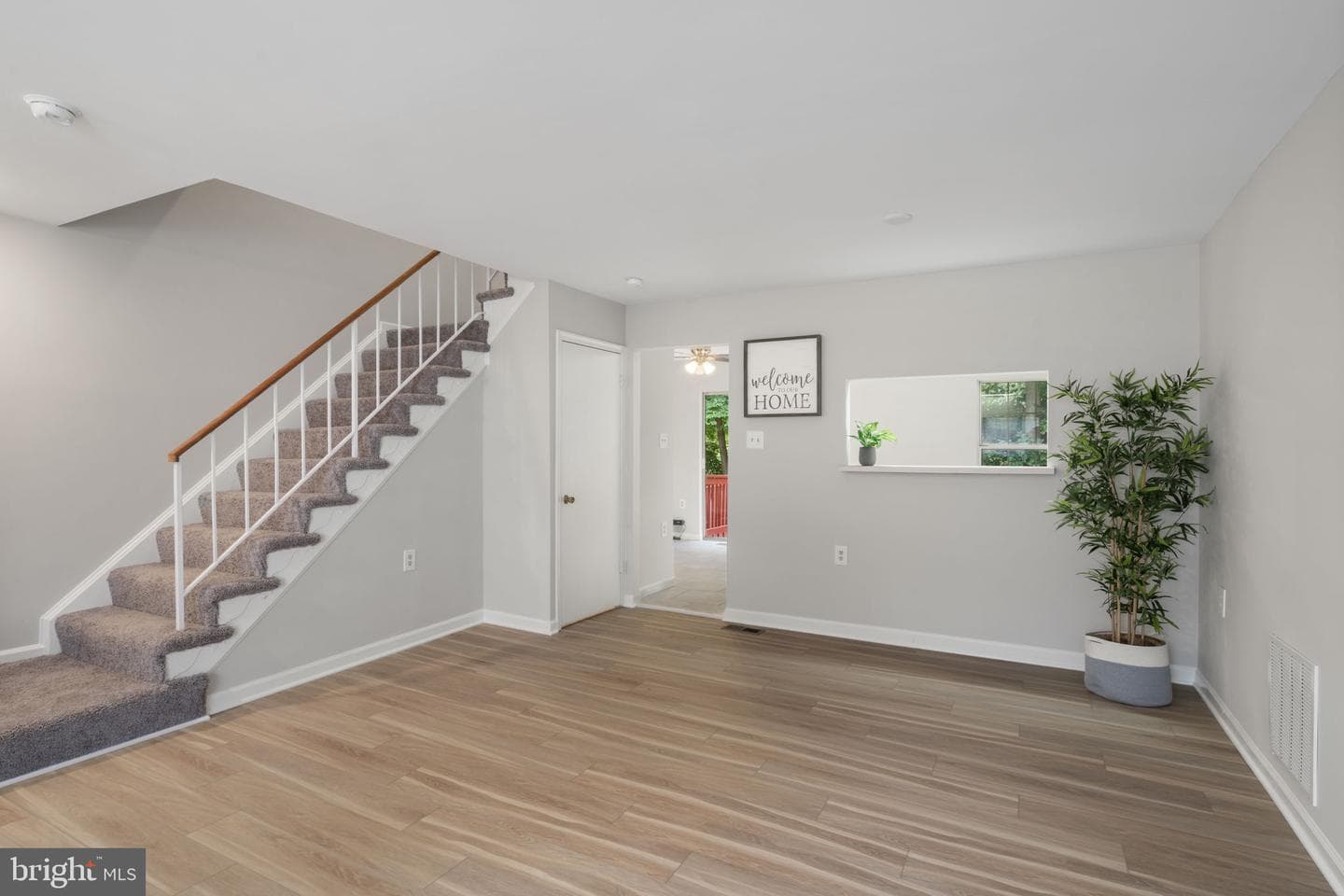 4985 Lambsgate Lane photo 4