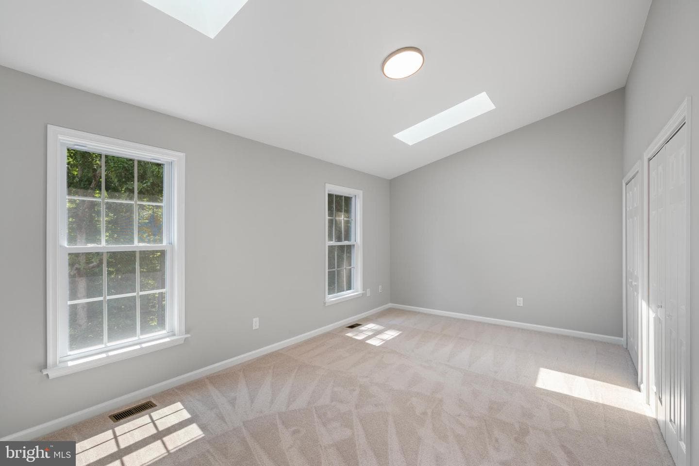 4301 Jonathan Court photo 17
