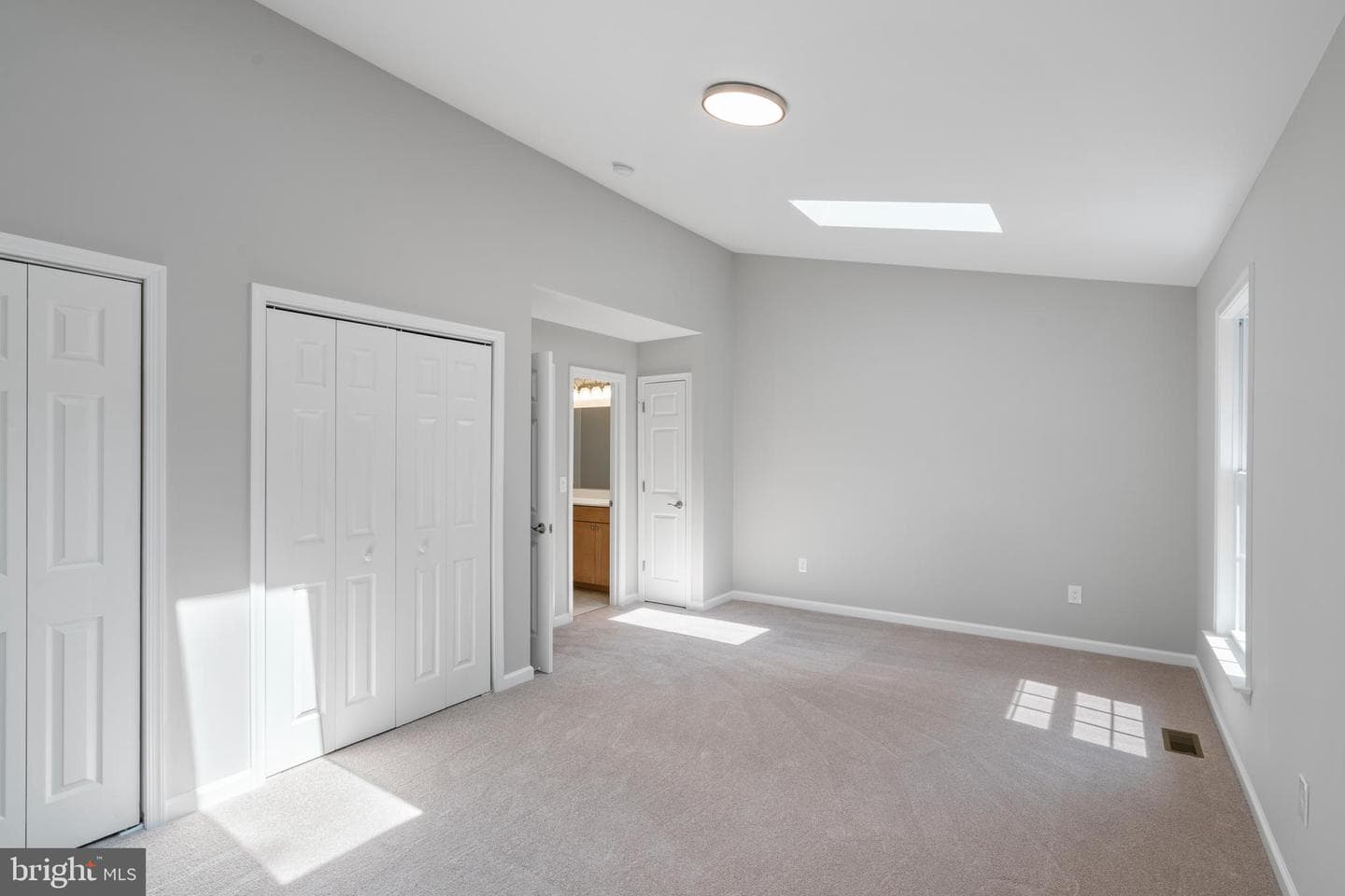 4301 Jonathan Court photo 18