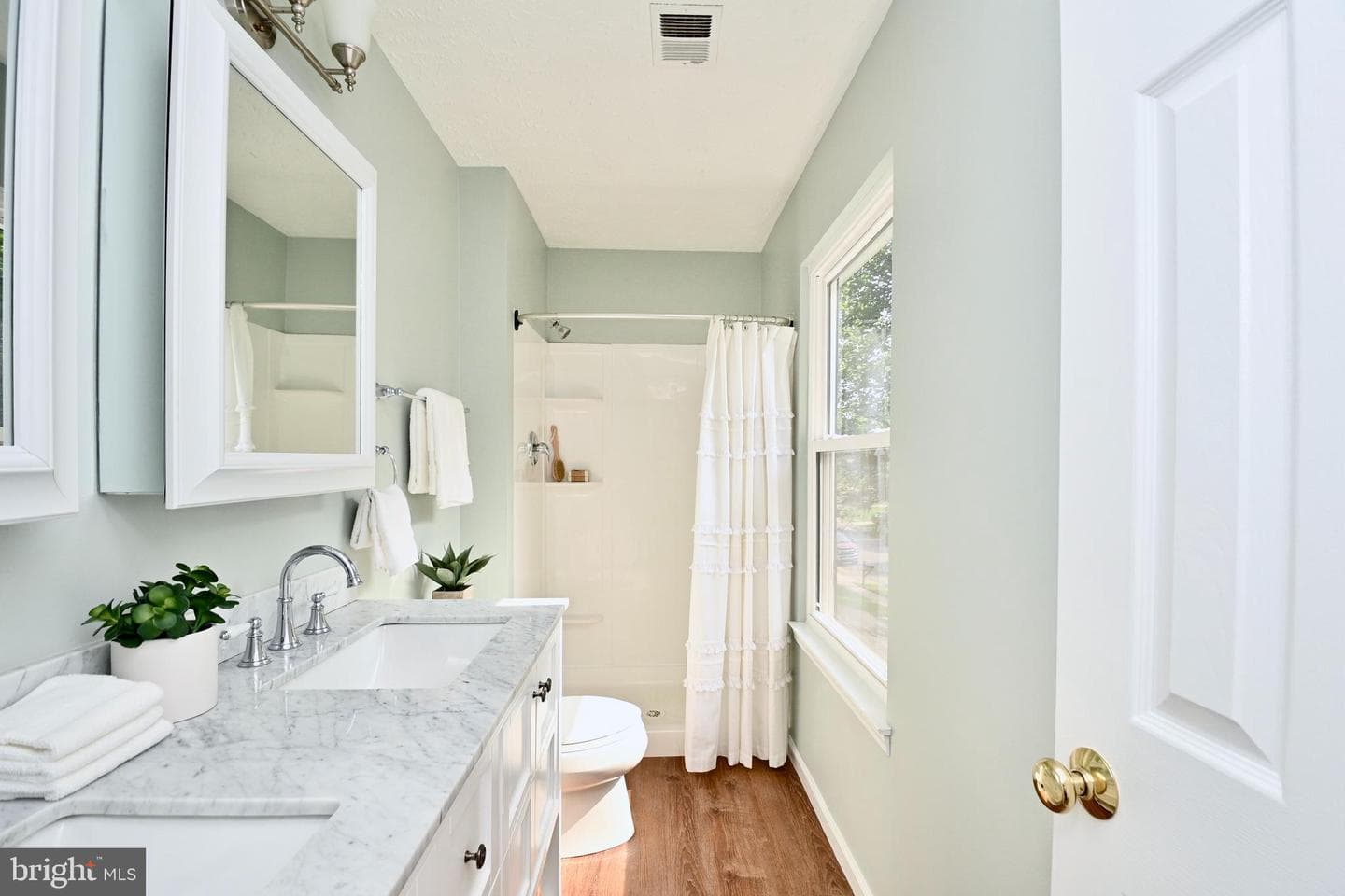 15044 Holleyside Drive photo 12