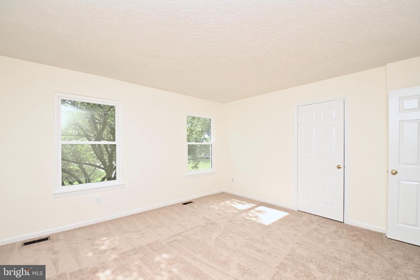 15044 Holleyside Drive photo 15
