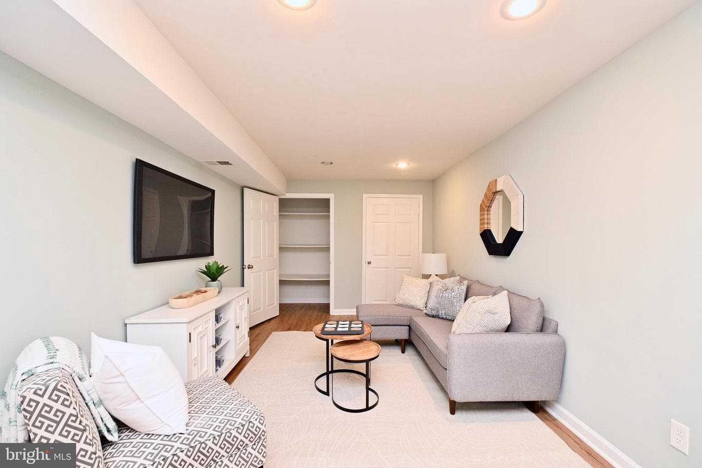 15044 Holleyside Drive photo 19