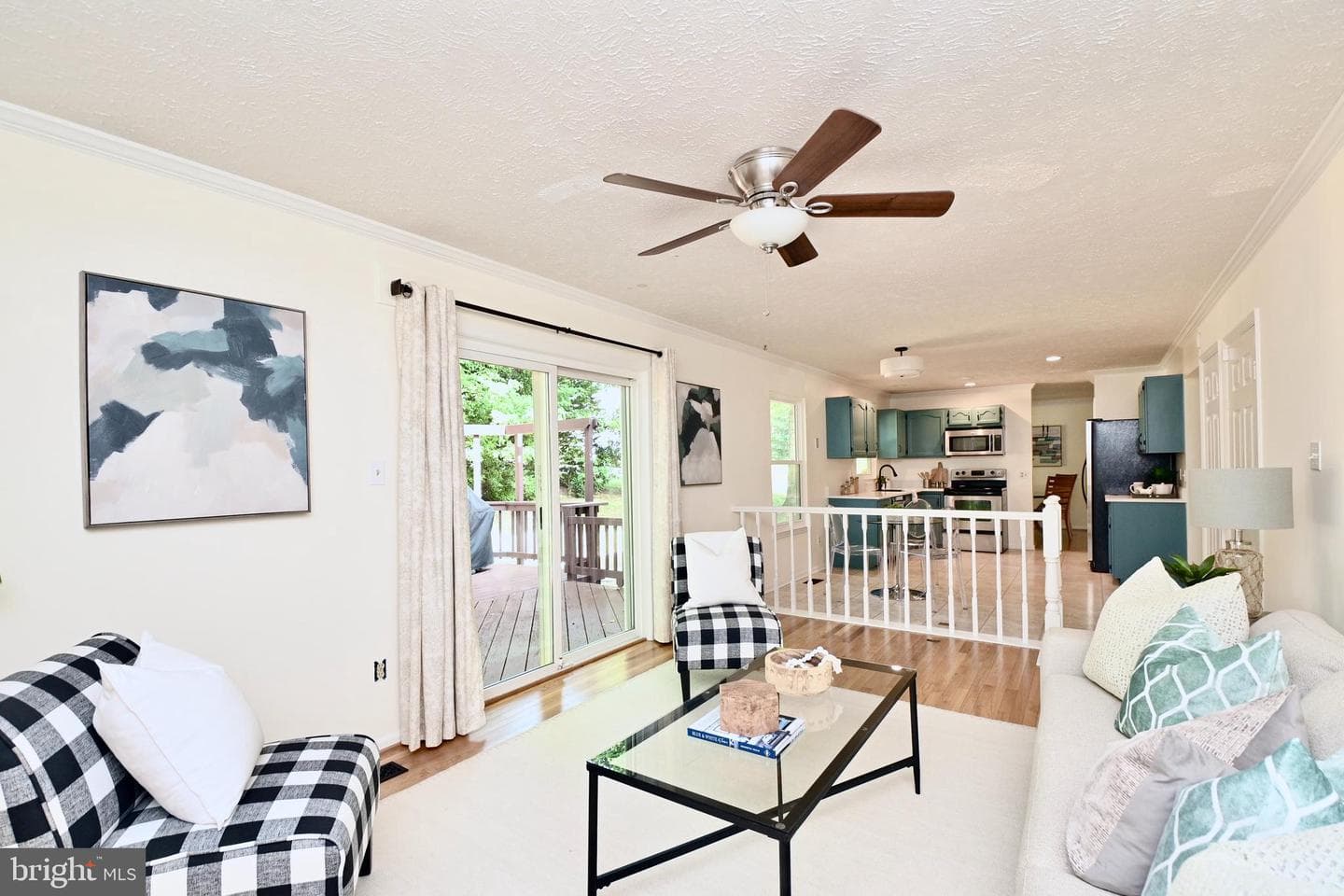 15044 Holleyside Drive photo 6