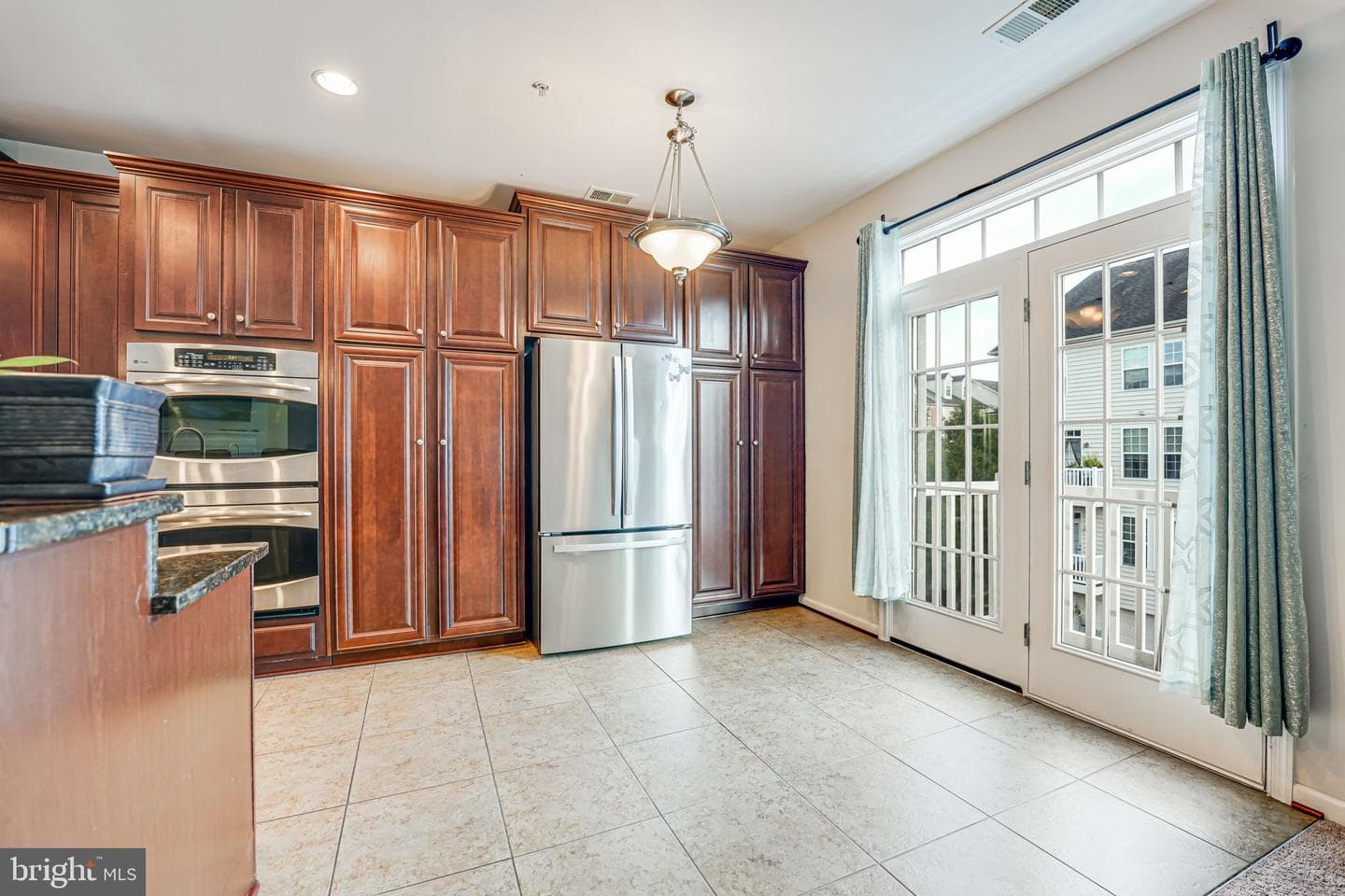 2591 Eastbourne Drive photo 16