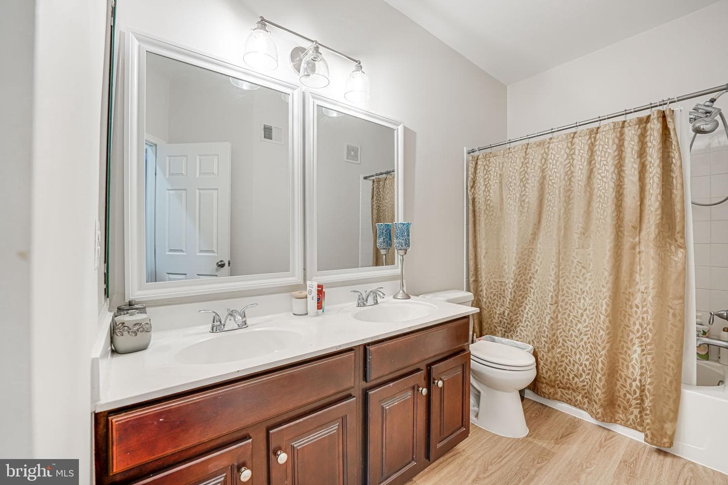 2591 Eastbourne Drive photo 21