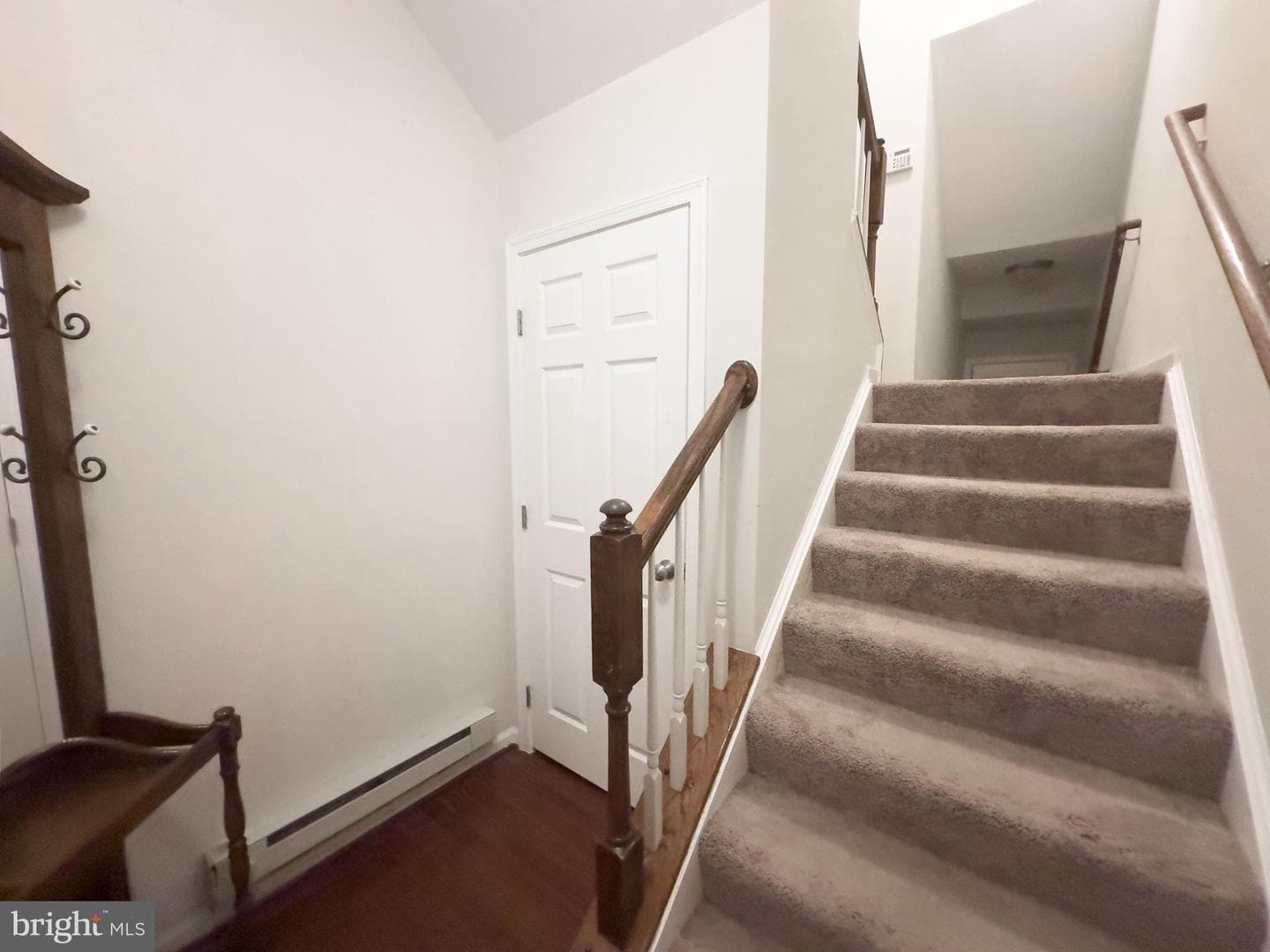 2591 Eastbourne Drive photo 3