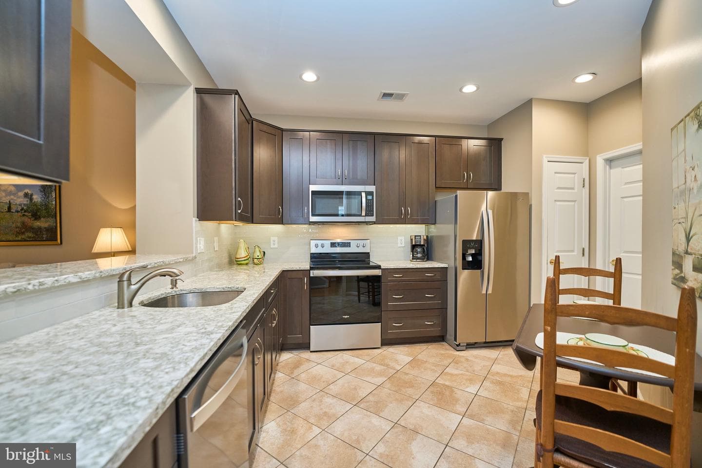 6531 Alderwood Way photo 3