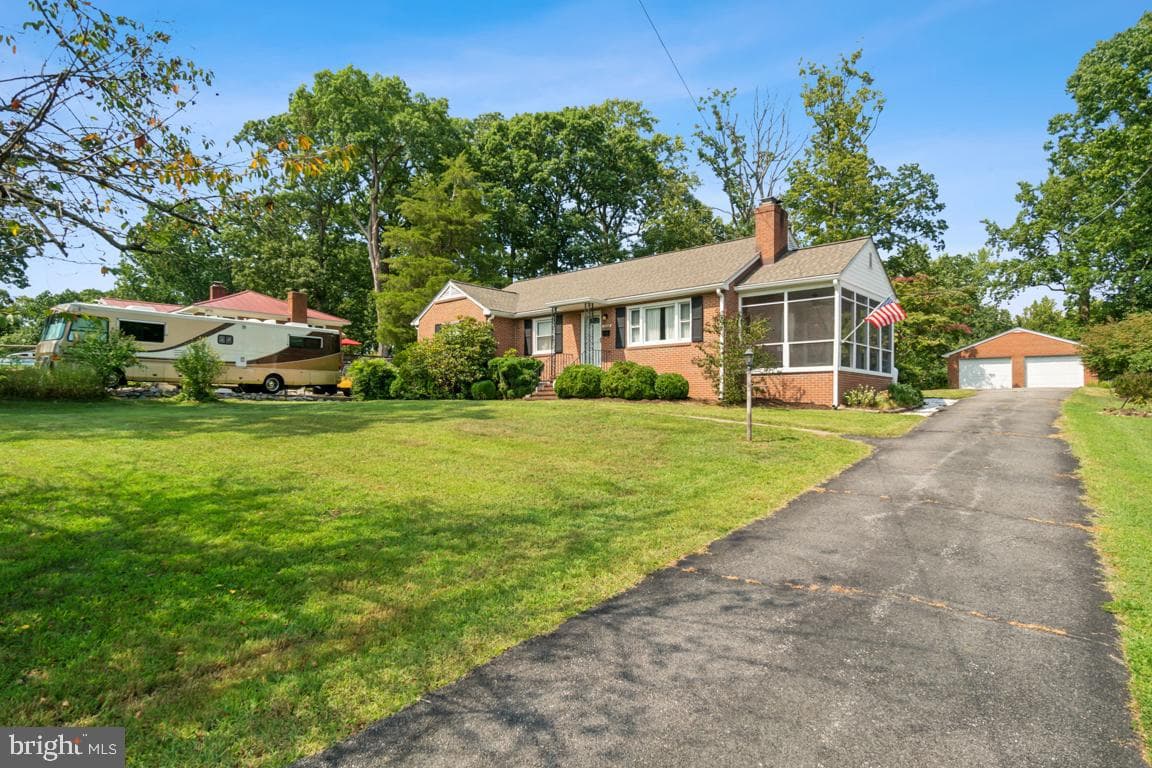 1514 Woodside Drive photo 2