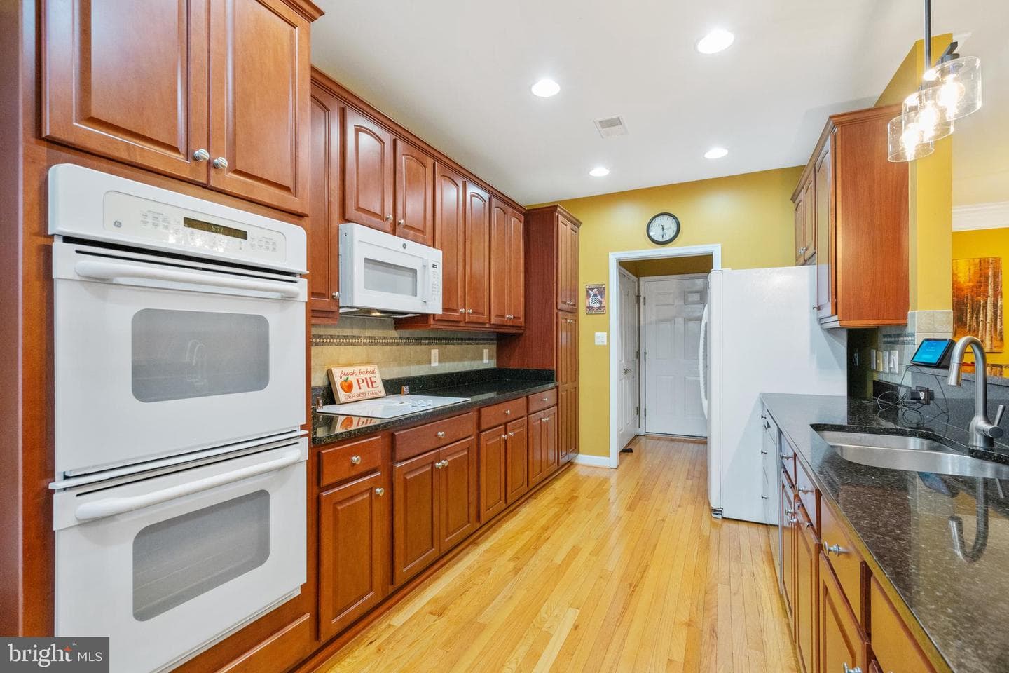 9405 Struthers Glen Court photo 16