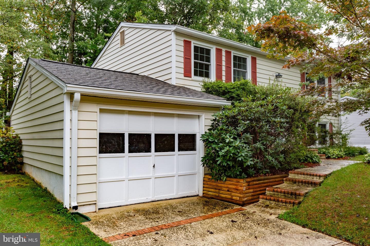 13735 Marilyn Court photo 2