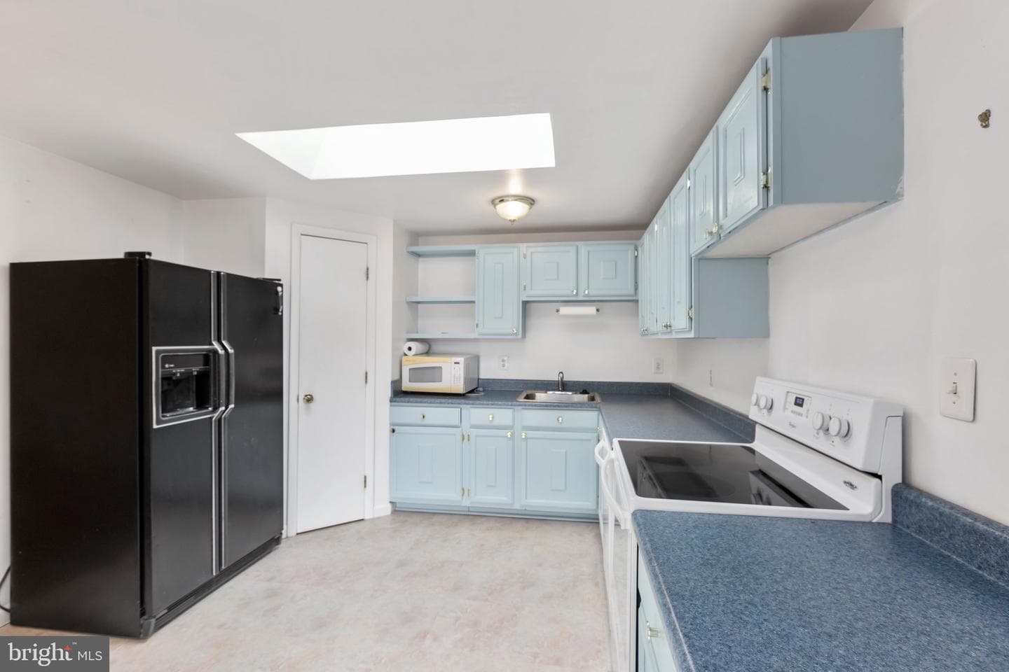 13735 Marilyn Court photo 6