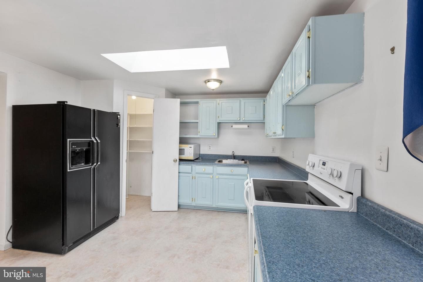 13735 Marilyn Court photo 8