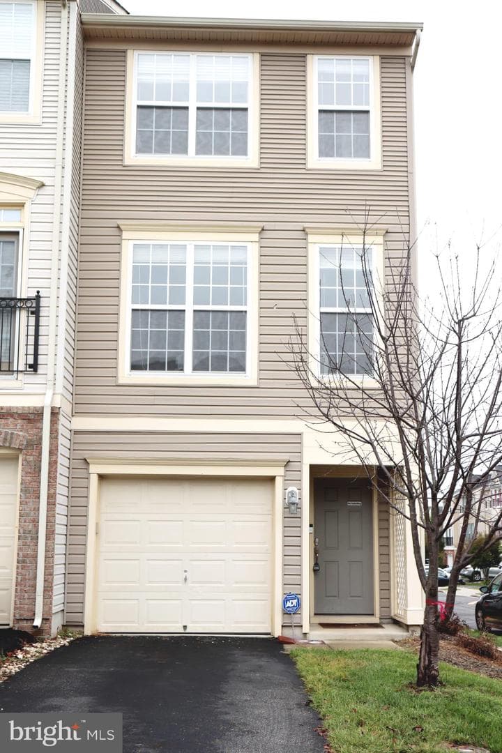 15640 John Diskin Circle photo 1