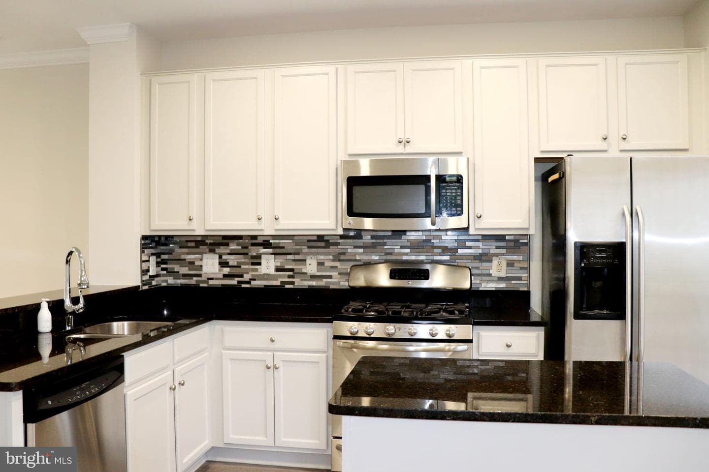15640 John Diskin Circle photo 11