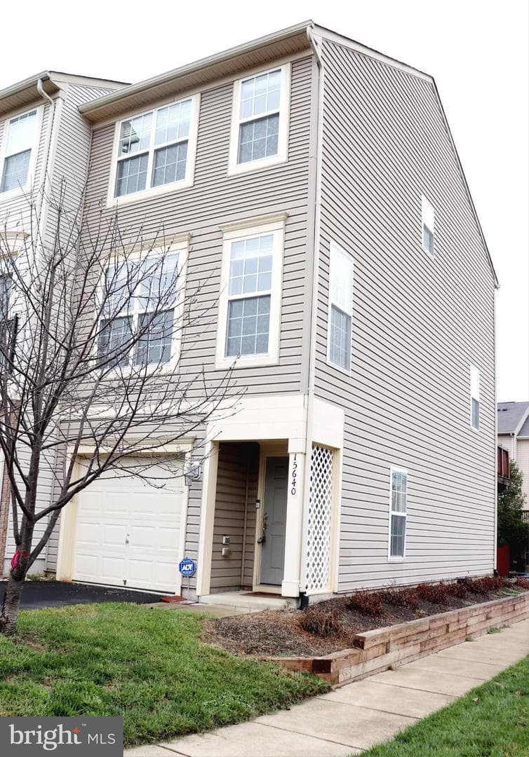 15640 John Diskin Circle photo 2