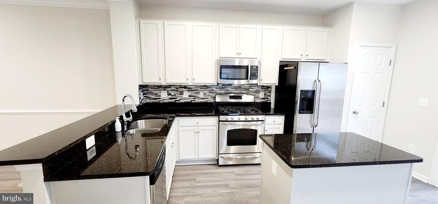 15640 John Diskin Circle photo 9