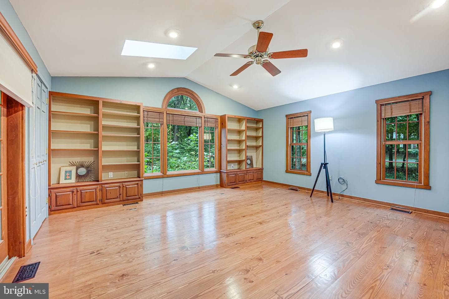 12042 Kahns Road photo 15