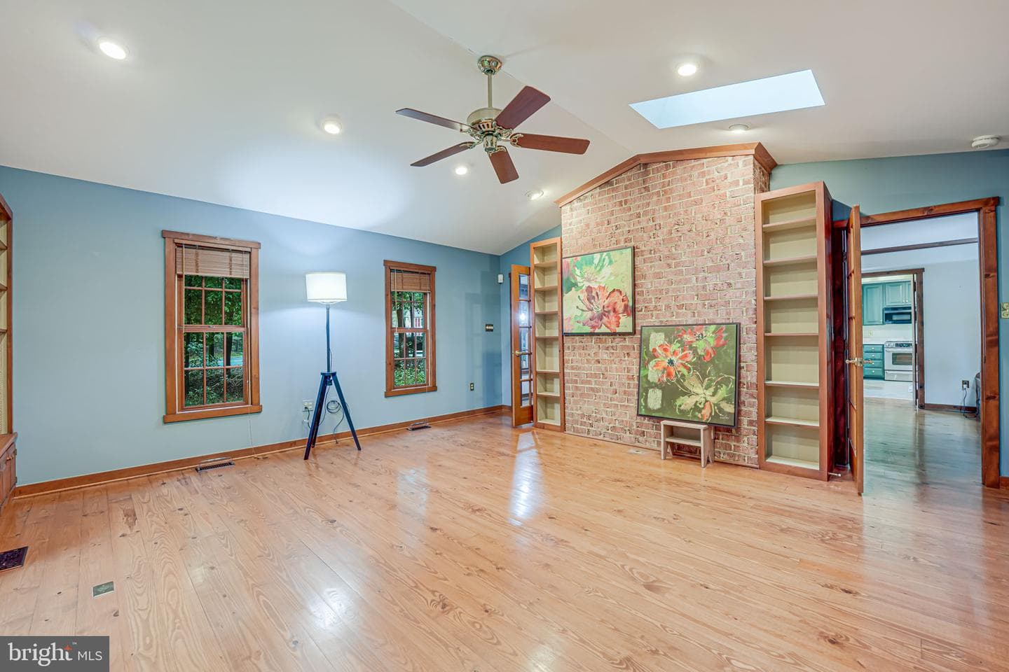 12042 Kahns Road photo 16