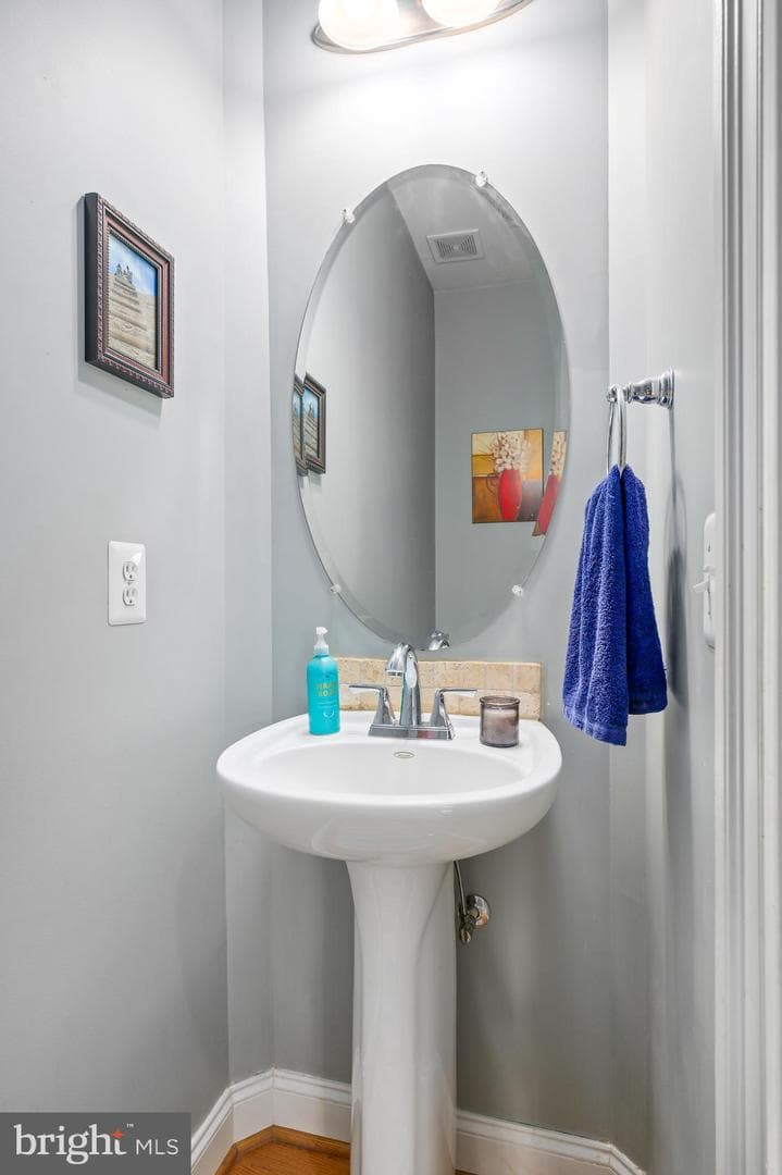 16083 Green Bay Street photo 11