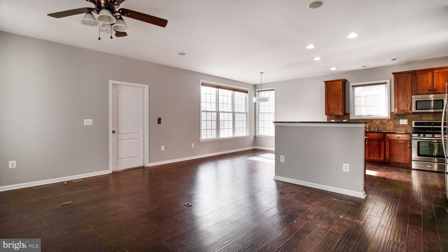 15553 Admiral Baker Circle photo 15