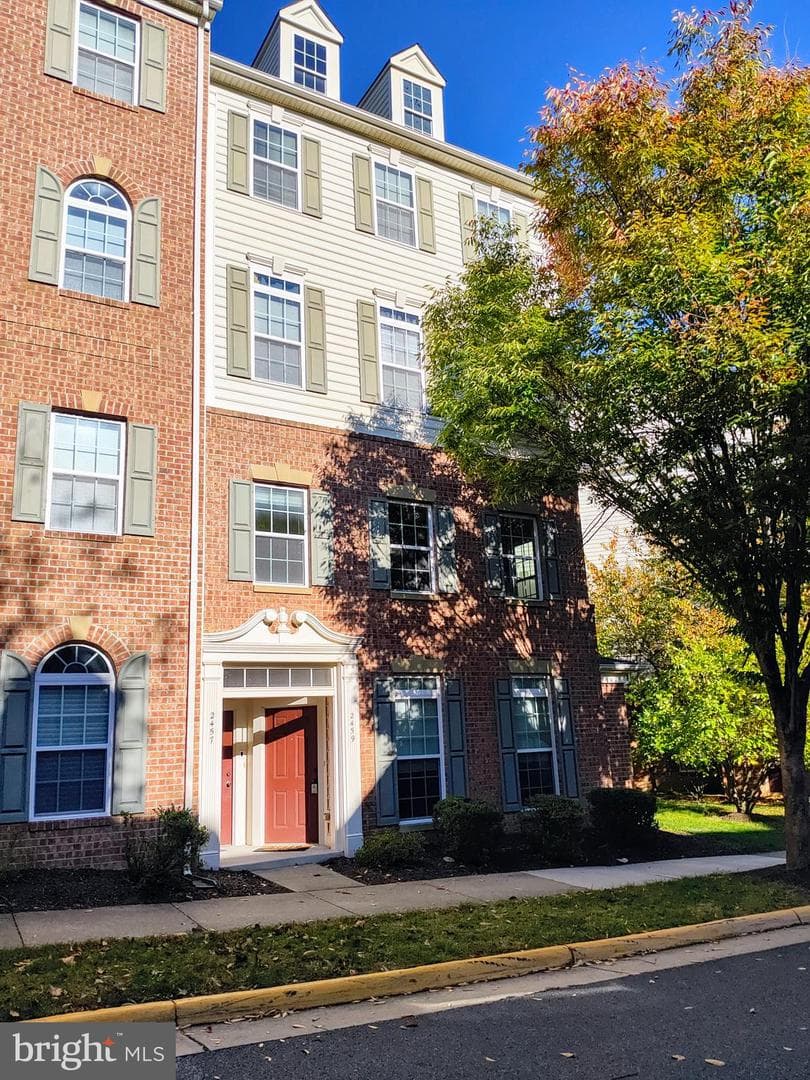 2459 Eastbourne Drive