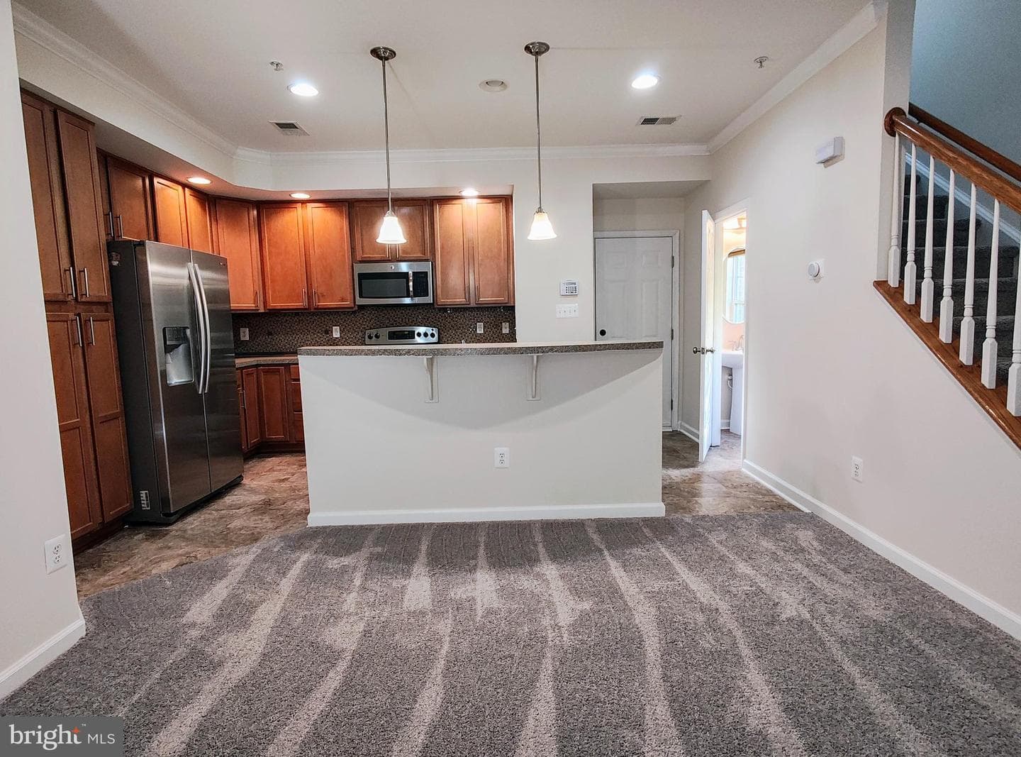 2459 Eastbourne Drive photo 5