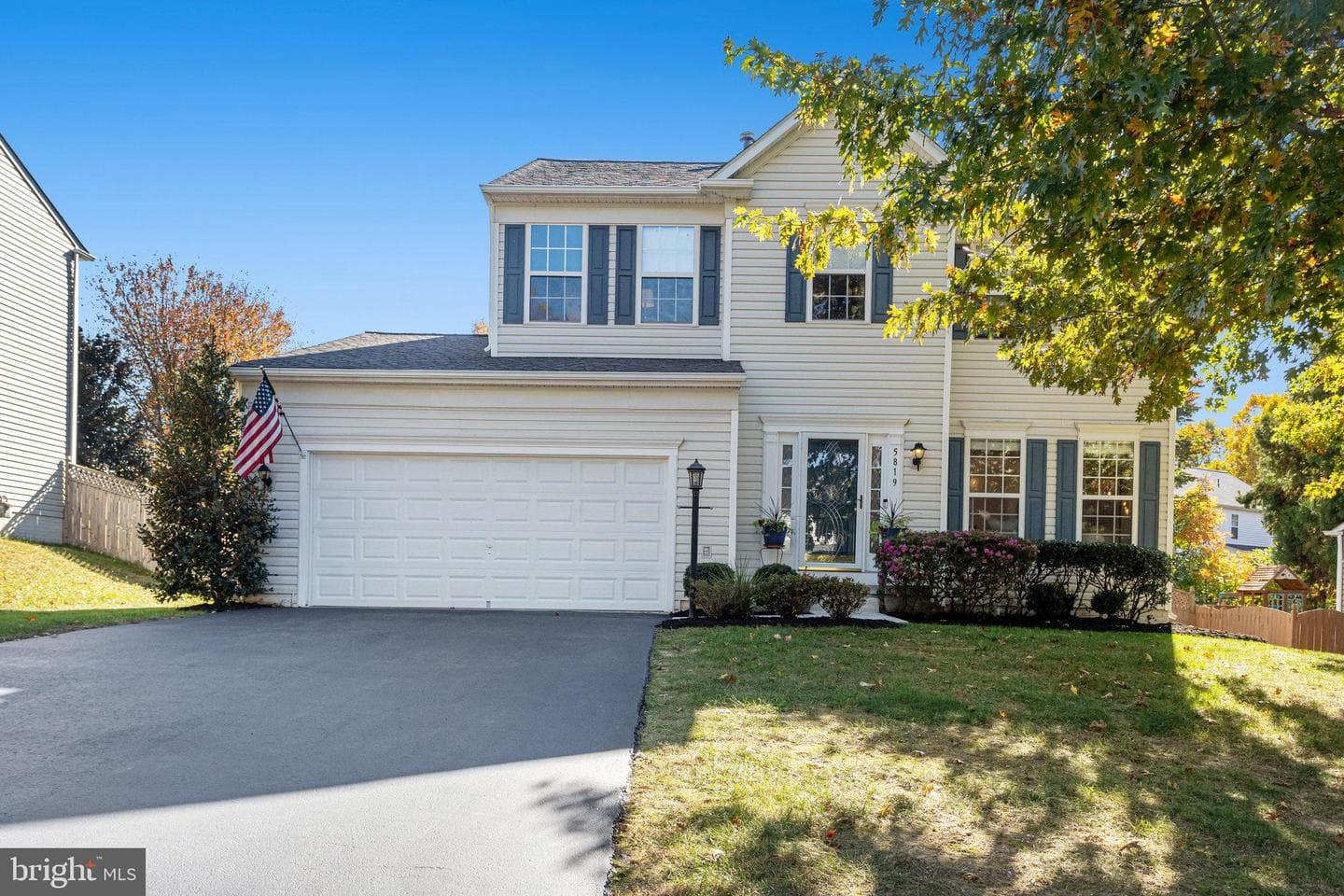 5819 Moonbeam Drive photo 2