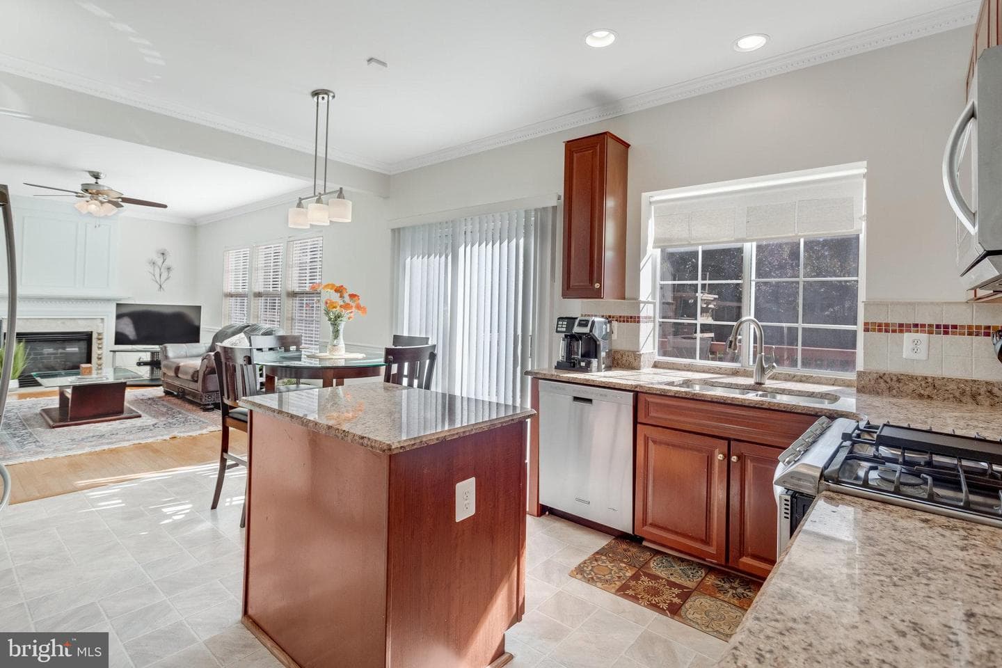 5819 Moonbeam Drive photo 9