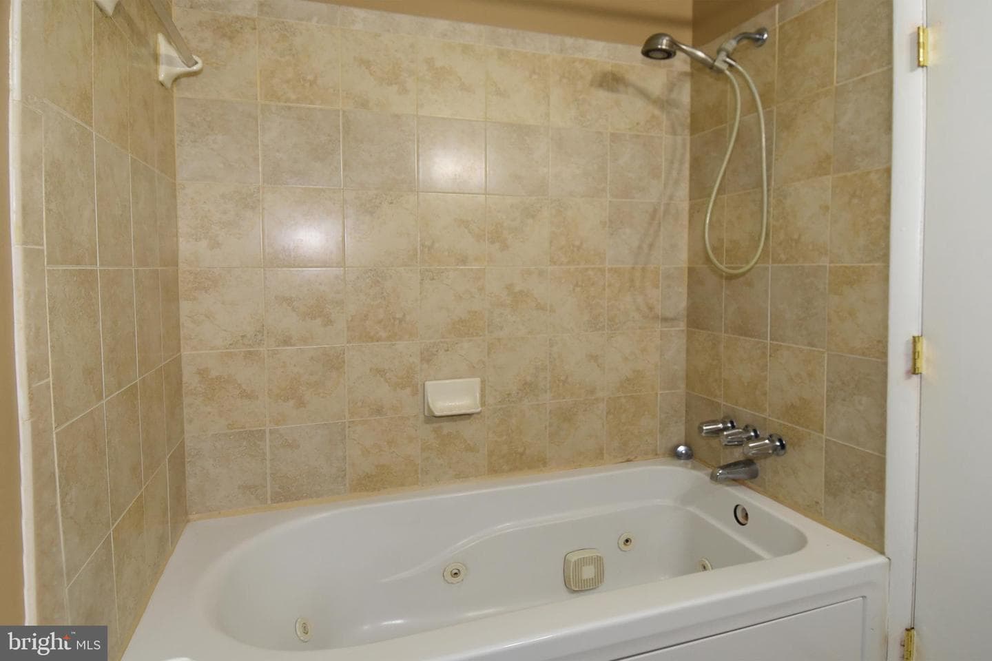 14223 Bismark Avenue photo 35