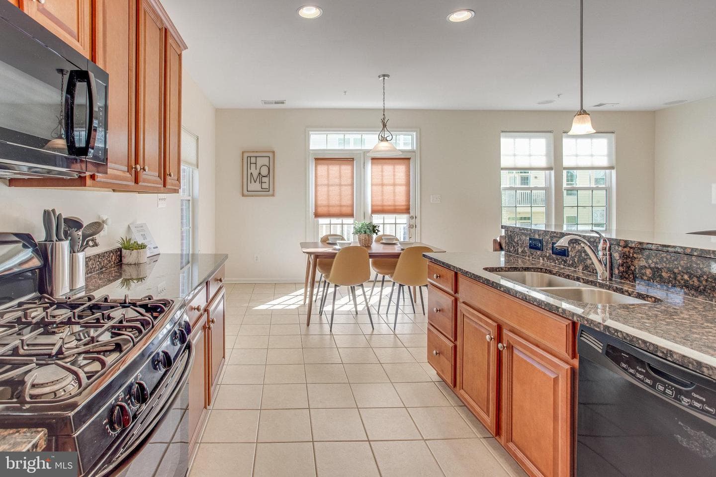 15053 Leicestershire Street photo 15