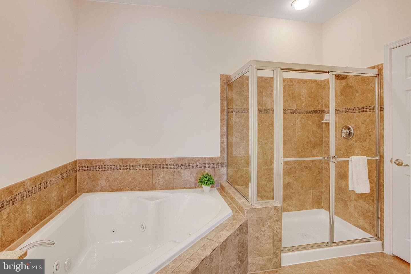 15053 Leicestershire Street photo 22