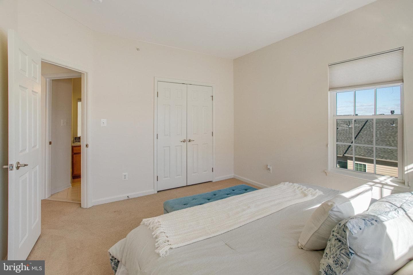 15053 Leicestershire Street photo 24