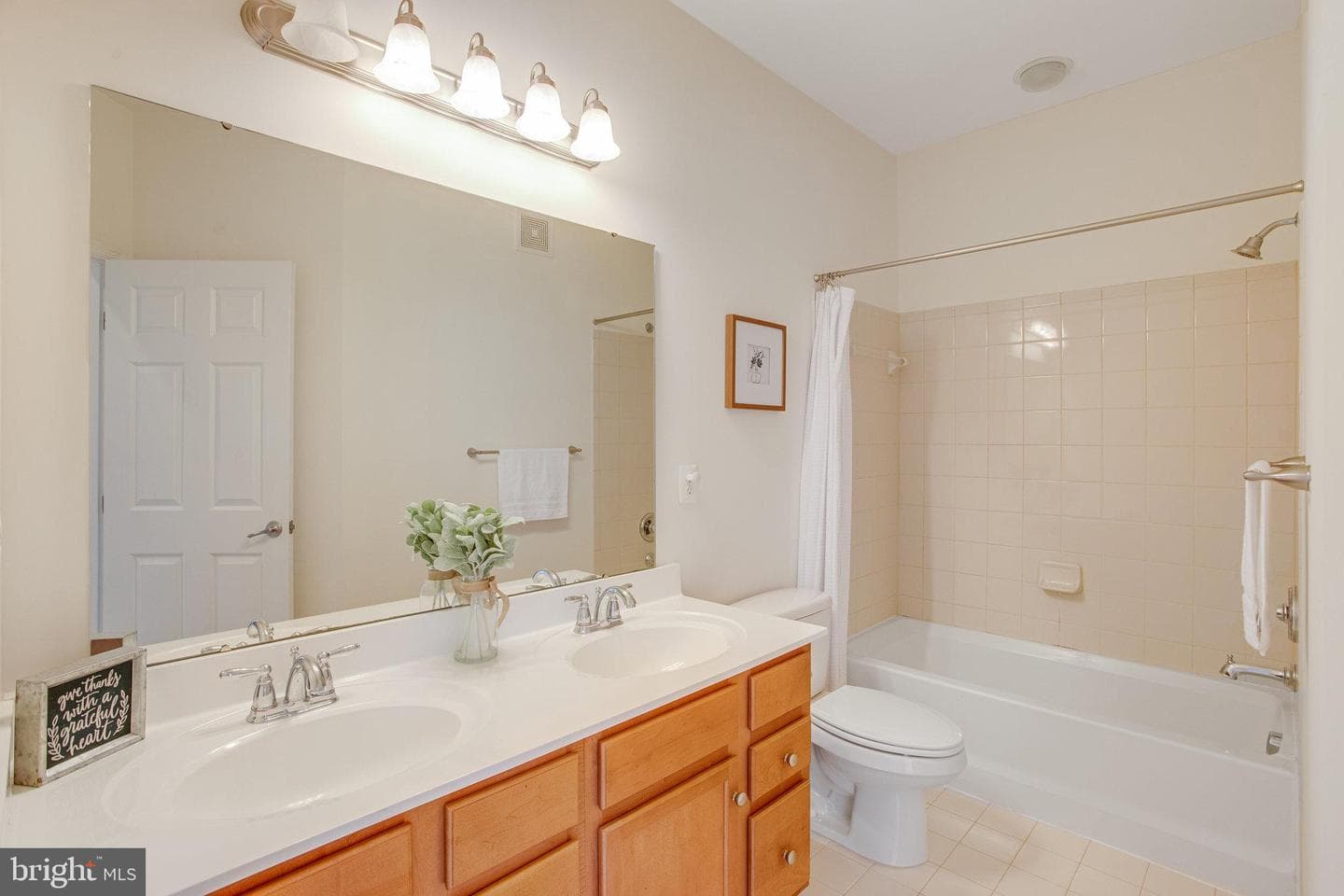 15053 Leicestershire Street photo 27