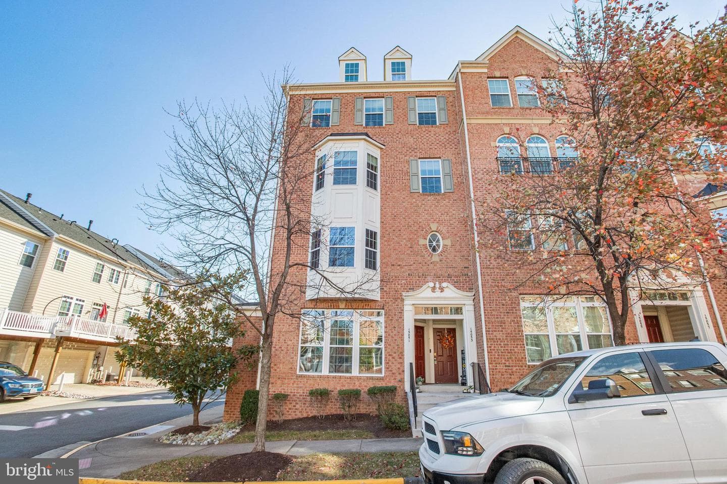 15053 Leicestershire Street photo 33